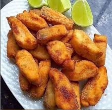 Mistura pronta para empanar peixe (você encontra em lojas de tempero e também na nossa lojinha depois de passar na farinha, e aquecer a fritadeira, coloque os filés por aproximadamente 12 minutos a 200º. File De Peixe Empanado Simples E Muito Bom