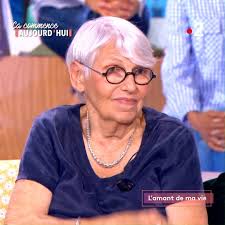 Elle vit une histoire d'amour avec son amant depuis plus de 37 ans ! Elles  se sont retrouvées en tant que femme dans leurs histoires avec leurs  amants... l'amant de leur vie !