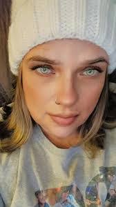 Jessica Weldon's Instagram, Twitter & Facebook