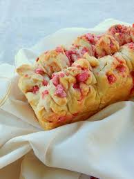 En 2eme Position La Recette De La Brioche Aux Pralines Roses Qui A Fait Le Tour Du Monde Grace A Pinterest Mer Recettes De Cuisine Cuisine Et Boissons Recette