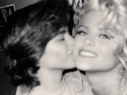 Anna Nicole Smith's Dating History: From J. Howard Marshall II to Larry  Birkhead