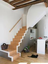 Cuisine Design Sous L Escalier A Voir Idees Escalier Escaliers Maison Rangement Escalier