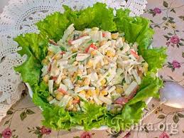 рецепт салат с крабовыми палочками и кукурузой и пекинской капустой Salat S Krabovymi Palochkami Kukuruzoj I Ogurcom Recept S Foto Salat S Krabovym Myasom Salaty Eda