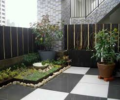 Dilengkapi dengan garasi mini yang cukup untuk ukuran mobil. Taman Bunga Mini Depan Rumah Sederhana Jasa Renovasi Kontraktor Rumah Jual Rumah Lahan