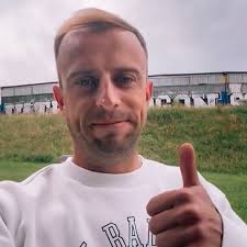 🗣 🇵🇱 Kamil Grosicki na profilu Rennes PRZYWITAŁ Przemysława  Frankowskiego w klubie: "Składam Ci wielkie gratulacje. Jest to WSPANIAŁY  KLUB i ma FANTASTYCZNYCH KIBICÓW. Grałem tam trzy lata i mam naprawdę same