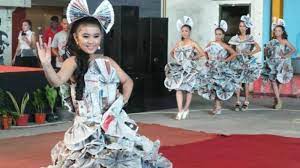 Dapat juga anda simpan buat penyemangat kalian sendiri. Cantiknya Para Siswi Sma Pakai Gaun Dari Koran Bekas Tribunnews Com Mobile