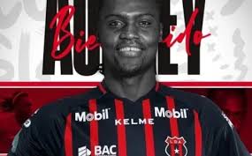 Cómo va el trámite de naturalización del jugador trinitario Aubrey David en  Costa Rica?