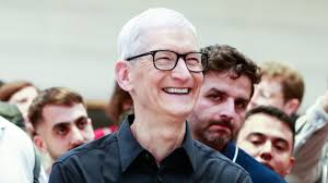 Techmeme: Sources: Apple told at least two suppliers to boost their daily  output of entry-level iPhone 17 by at least 30%, after strong pre-orders  last weekend (The Information)