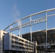 Subject to approval by the german federal financial supervisory authority, tom schneider (48) has been appointed board of management member for operations with effect from january 1, 2021. Ansichtssache Fotografische Ansichten Und Einsichten Mercedes Benz Arena