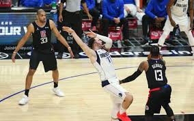 Los angeles clippers and dallas mavericks takes part in the championship nba, usa. Nba Playoffs 2021 Dallas Mavericks Um Doncic Unterliegen Los Angeles Clippers