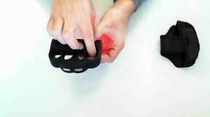 Shocker électrique garantir ma sécurité au quotidien sécurité et puissance pour votre défense pour se protéger au quotidien d'un agresseur ou shocker électrique. Tazer Taser Shocker Electrique Poing Americain 2 000 000 Volts Youtube