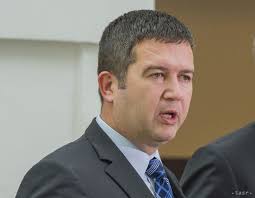 Vicepremiér a ministr vnitra jan hamáček by měl podat demisi, zní z řad opozice poté, co server seznam zprávy přišel s šokující informací, že politik chtěl ututlat skandál kolem výbuchu ve vrběticích. Cesky Vicepremier A Minister Vnutra Jan Hamacek Skolaboval