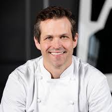 Sandra Holl's Instagram, Twitter & Facebook