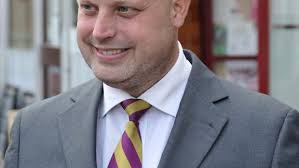 Darren Mott's Instagram, Twitter & Facebook