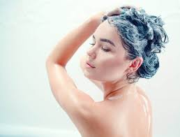 10 Best Natural Shampoo For Dry Scalp 2021 Living Gorgeous