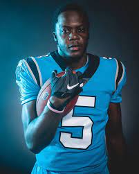It's a neck injury, according to the bridgewater has started every game this season for the panthers, four years after a devastating knee injury derailed his year. Nfl Update On Twitter And Here S Teddy Bridgewater In His Panthers Jersey