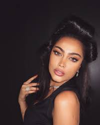 Fatima Almomen Sur Instagram Last Night Prep Look Wearing Bellacontactlenses In Radiant Hazelnut The Most Suitable Co Hair Makeup Hair Beauty Makeup Looks