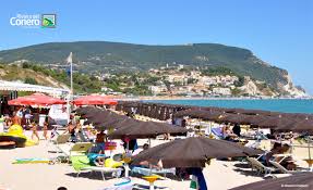 A sud, fino a marcelli, si sviluppa una larga e lunga spiaggia di ghiaia fine, facilmente. Numana An Der Riviera Del Conero Marche Vergnugen Und Tradition Riviera Del Conero
