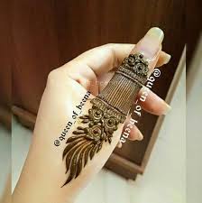 In this mehandi arabic design, flowers and leaves are arranged over a certain pattern. 19 Khafif Patches Ideas Mehndi Design Photos Henna Designs Hand Henna Art Designs