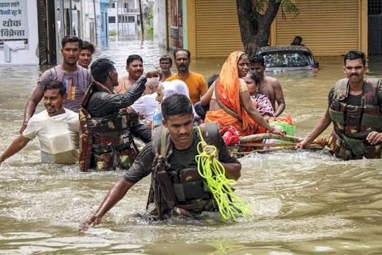 Impact of flood in many parts of Uttar Pradesh, imd issues alert - Khabar  Lahariya (खबर लहरिया)
