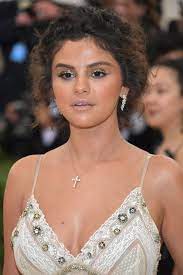 Pin On Hair Styles For Round Faces