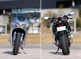 ホンダ vfr800f 2017 栄光の歴史に彩られた伝統のv4エンジン搭載モデル 試乗インプレ レビュー バイクブロス マガジンズ ホンダ スポーツバイク バイク