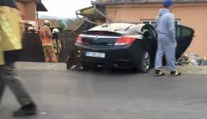 A Intrat Intr Un Palet Cu Materiale De ConstrucÅ£ii