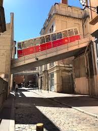 Déja dans les papiers depuis plusieurs années, c'est au moment des élections que l'idée d'un téléphérique urbain lyonnais rejaillit. Funiculaires Lyon Fourviere Et Saint Just Les Ficelles Lyon Visite
