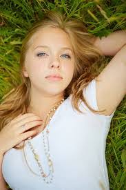 Kelli Craft's Instagram, Twitter & Facebook