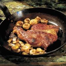 Place on serving platter and garnish with peppers. How To Cook Steak In A Pan With Water Ehow How To Cook Steak Beef Chuck Steak Recipes Beef Chuck Steaks