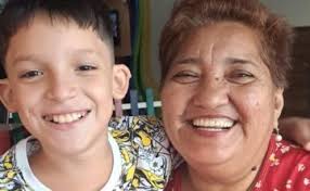 Aarón Alejandro Bórquez recibe felicitaciones