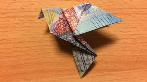 So Kannst Du Eine Taube Aus Einem Geldschein Falten Dollarschein Origami Geldscheine Falten Vogel Geld Falten Hochzeit