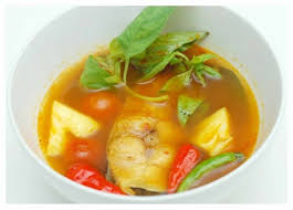 Bahan dasar sayur sop yang dibutuhkan juga terbilang gampang untuk kita dapatkan. Resep Membuat Dan Cara Memasak Sup Ikan Tuna Kuah Asam Pedas Yang Bening Dan Segar Selerasa Com