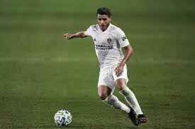 Apr 26, 1990 · jonathan dos santos is the brother of giovani dos santos (without club). Jonathan Dos Santos Finding His Voice With The Galaxy Los Angeles Times