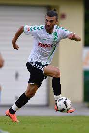 Karagümrük formaları giymiş daha sonra transfer olduğu alman ekibi greuther fürth ile birlikte. Transfer Merkezi On Twitter Karagumruk Te Oynayan Santrafor Serdar Dursun Greuther Furth Ile 1 1 Yillik Sozlesme Imzaladi Via Akrksmng