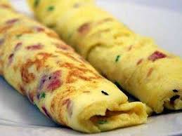 Panaskan minyak sedikit ke dalam teflon, tuang adonan telur dadar sedikit, ratakan hingga seluruh permukaan teflon. Resep Omelet Telur Keju Sosis Untuk Diet Paling Sederhana Resep Makanan Resep Omelet Resep Telur Gulung