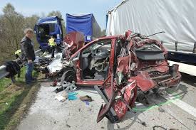 An der auffahrt hämeler wald bietet sich der feuerwehr ein bild des schreckens. Drei Tote Bei Unfall Auf Der Autobahn 1 Bilder Und Fotos Aus Bremen Umgebung Weser Kurier