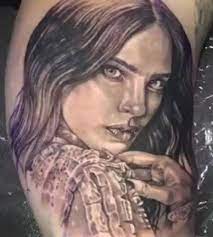 El nombre de lupillo rivera se volvió tendencia entre el público mexicano, pues se dio a conocer que acudió con un famoso tatuador de guadalajara, jalisco, para taparse el tatuaje de belinda. Asi Es El Tatuaje De Lupillo Rivera Con El Rostro De Belinda