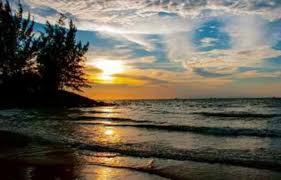 Gambar pemandangan indah ini adalah kepulauan nusa yang sering disebut sebagai maldivesnya bali. Pesona 5 Pantai Di Sarawak