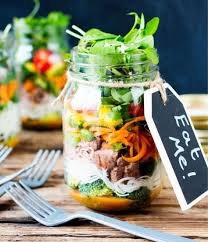 Salade Thaie En Bocal Saladinajar Le Bon Reflexe Pour Une Alimentation Saine Elle A Table Salades En Bocal Plats En Bocaux Recettes Bocaux