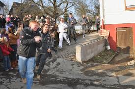 Heute waren schon 18 besucher (27 hits) hier! Bitzen Dunebusch Zuhause Im Gluck Hiess Es Fur Eine Alleinerziehende Mutter Mit Zwei Kindern In Bitzen Dunebusch Ak Kurier De