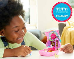 Polly Pocket GTN16​ On the Farm Piggy Compact, Farm Theme, 2 Animal Figures  (1 Alpaca with Hair), Great Gift for Ages 4 Years Old & Up, Multicoloured,  11.3 cm*4.5 cm*9.0 cm :