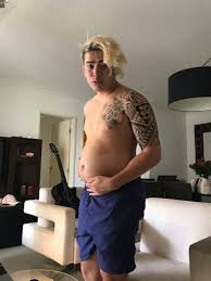 verso foi só você chegar aqui, pra tanta coisa mudar em mim se um dia eu já me senti só, eu sei, faltava você se não tiver pra onde fugir, se for difícil respirar que o fôlego de vida que há em mim, meu deus, coloque em ti. Luisa Sonza Wiki Whindersson Nunes Amino