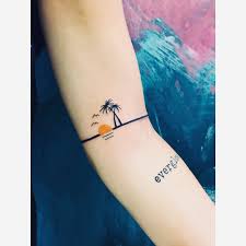 Non Chiedere Il Significato Di Un Tatuaggio Ci Si Tatua Proprio Per Evitare Di Usare Le Parole Tattoo Ink Palm Tattoos Hawaiian Tattoo Tattoos For Women