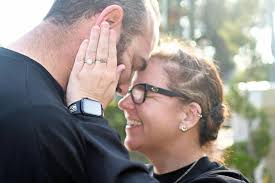 Are there photographers available to do grad pics at Embry Riddle this  weekend?