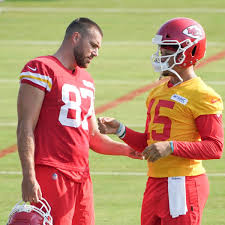 Travis kelce racks up 142 yds | nfl 2019 highlights top 10 things you didn't know about travis kelce! Kc Chiefs Te Travis Kelce Leaves Practice Early With Hip And Back Tightness Sports Illustrated Kansas City Chiefs News Analysis And More