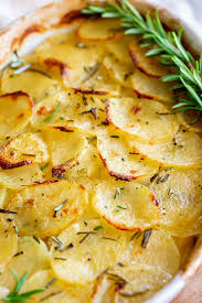 This Potato And Onion Bake Is A Simple French Potato Dish Pommes Boulangere Or Boulangere Potatoe In 2020 Boulangere Potatoes French Potatoes Scalloped Potato Recipes