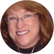 Kari Freer's Instagram, Twitter & Facebook