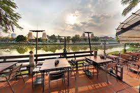 The Good View Is One Of The Most Famous Restaurants In Chiang Mai And Lives Up To Its Name With Some Particularly Tranquil Rooftop Garden Nice View Chiang Mai
