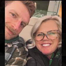 Who makes specialty cakes and cookies in Grand Forks, ND?